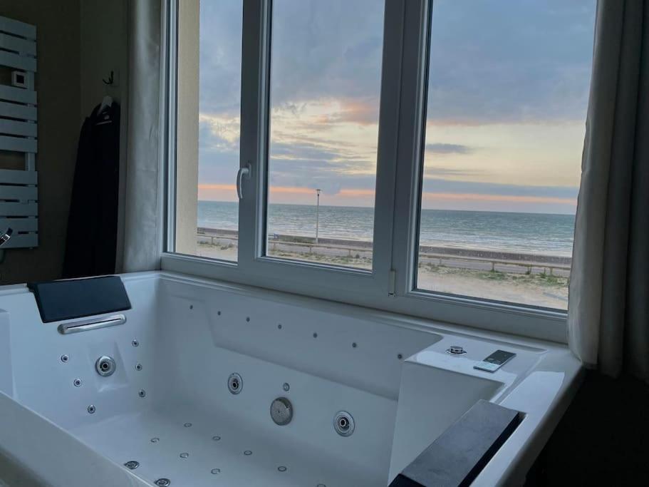 Spa Privatif Face Mer Riva Romantic & Spa Ouistreham Exterior foto